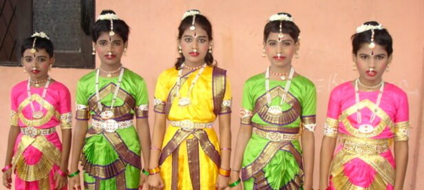 Traditional Clothing of Sri Lanka | ModernTraditional.com
